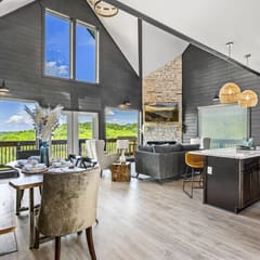 Luxe at Lake Haven - Lakefront pool & hot tub