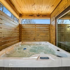 Smokies Cabin Escape: Hot Tub, Fireplaces,