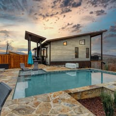 Water's Edge 2 - Private pool & mountain views