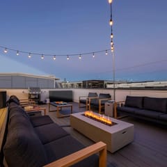 Acoustic - 2 - Private rooftop deck & fire pit