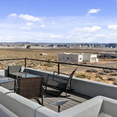 Stargazer - Hot tub, fire pit & deck