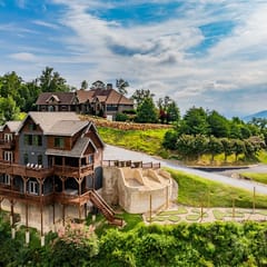 Misty Bluff - Indoor pool & mountain views