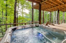 Luxury Modern Cabin • Hot Tub • Fireplace