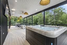 Modern Luxury Cabin - Private Fire Pit & Hot Tub