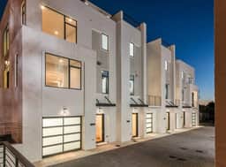 Luxury Gulch Condo • Rooftop & City Views Walkable