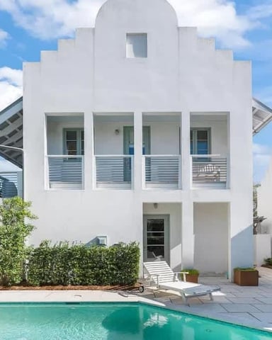 Homes That Sleep 4 to 17