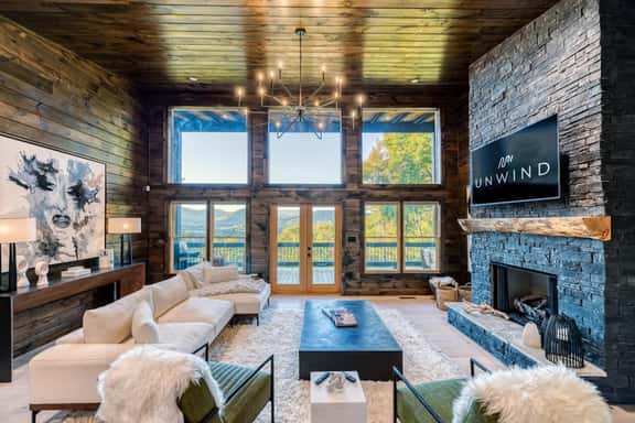 Pinnacle Place - Hot tub & mountain views - Image 1