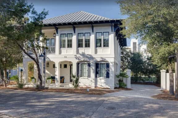 White Haven - Beachfront & community pool - Image 1