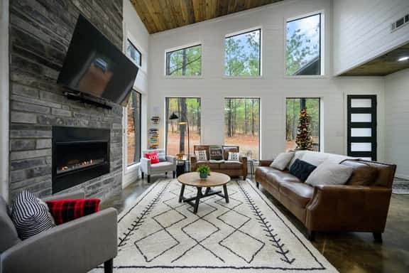 Bearfoot Chill'Inn - Hot tub, fire pit & EV charge - Image 1