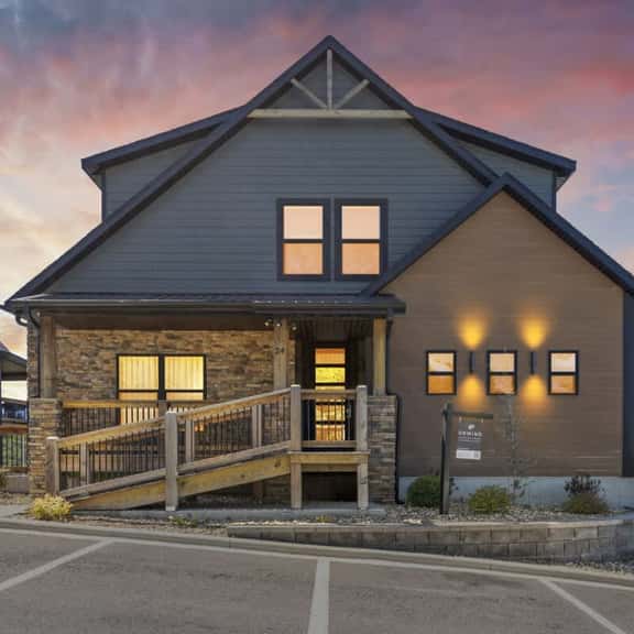 Westview - Indoor pool & lake views - Image 1