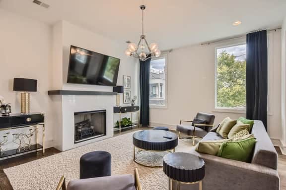 Luxury Gulch Condo w/ Private Rooftop Deck - Image 3