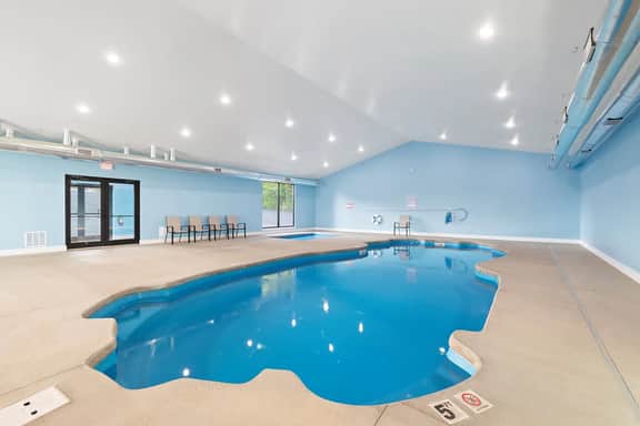Sleeps 24 Lakefront - Arcades - 2Pools - Hot Tub