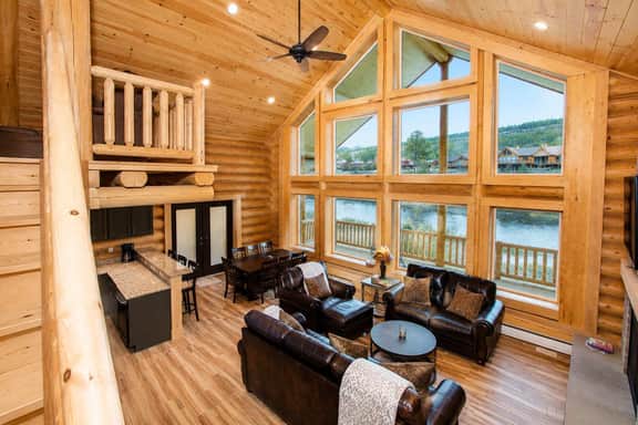 Riverfront Cabin – Cozy Fireplace Retreat