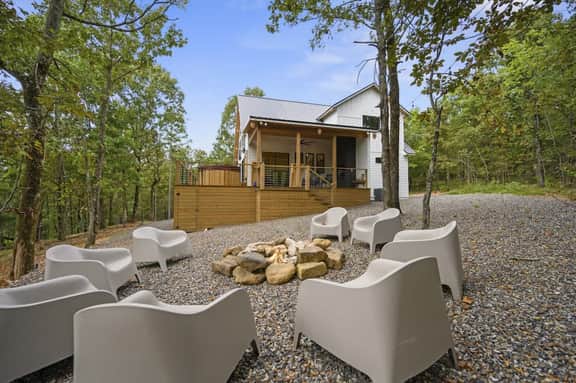 Luxury A-Frame - Firepit - Hot Tub - Broken Bow
