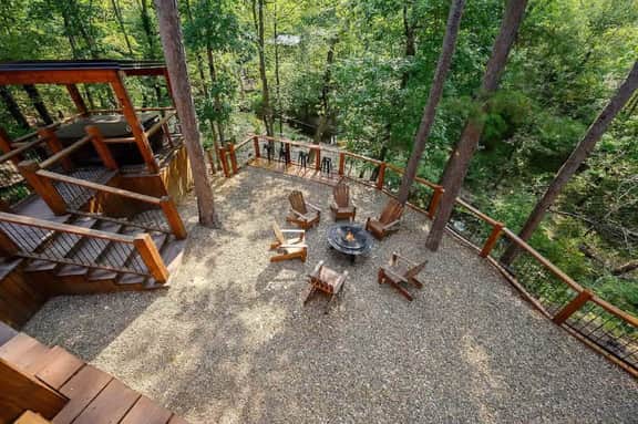Broken Bow Getaway: Hot Tub, Fire Pit & Games!