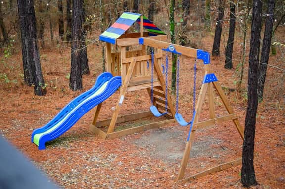 Broken Bow Cabin Getaway: Hot Tub, Fire Pit & EV