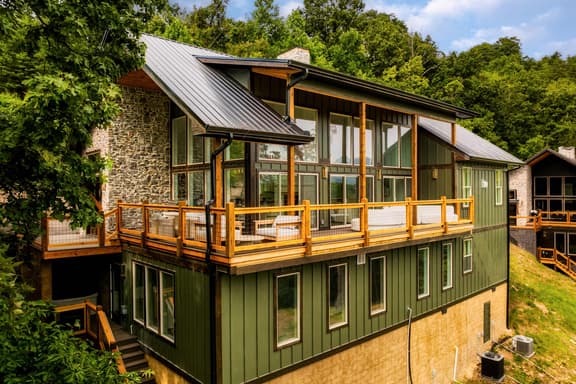 Luxe Home - Heated Pool, Hot Tub & Mountain Views!